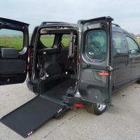 Dacia dokker avec rampe pour fauteuil roulant - Waldspurger SA