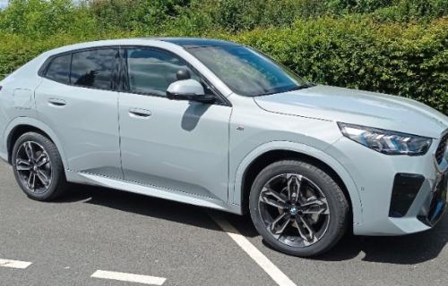 BMW X2 aménagé en auto-école